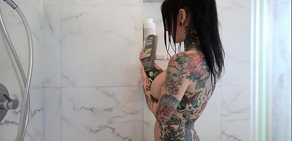 trendsStepmom with amazing big tits Joanna Angel and hot tattooes sucking dick after shower